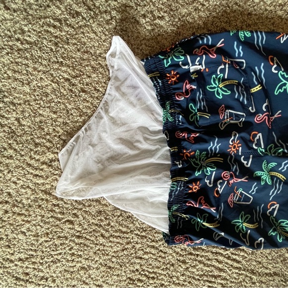 Chubbies Neon Lights 5.5” Classic Swim Trunk Shorts Palm Flamingo Mens… - Picture 6 of 10